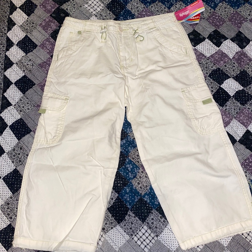 Unionbay off white  Capris w/ line green strings
